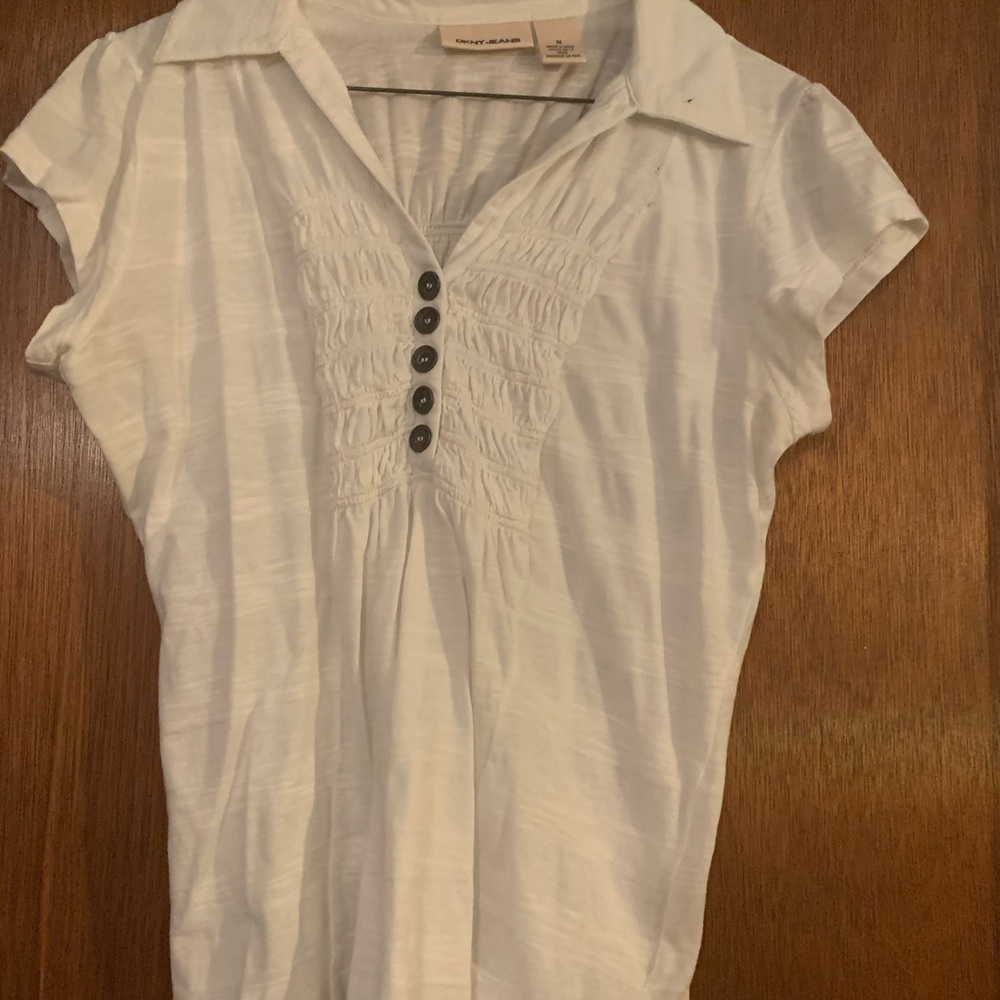 DKNY Size M short sleeve shirt